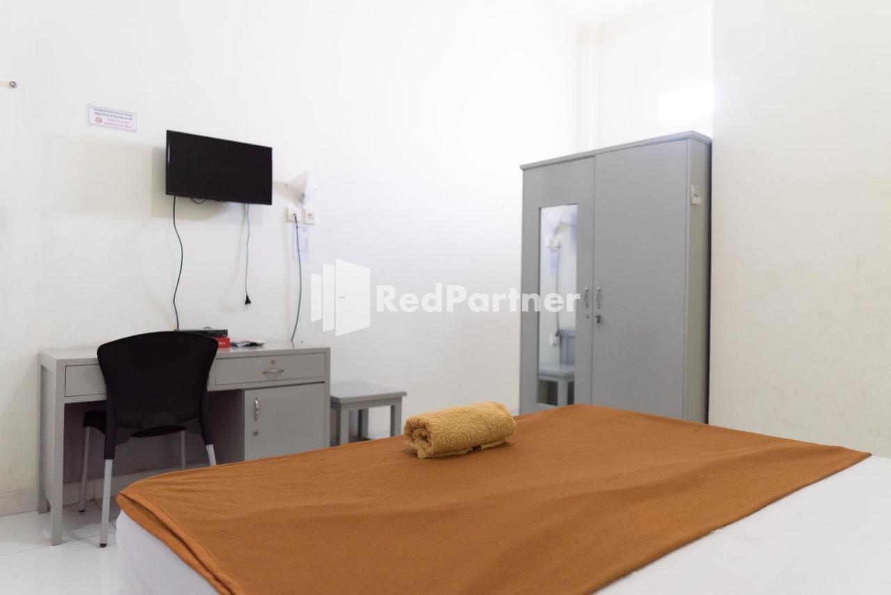 Wisma Aini Syariah Mitra Reddoorz Bandar Lampung Exterior foto