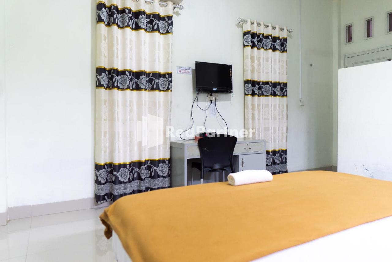 Wisma Aini Syariah Mitra Reddoorz Bandar Lampung Exterior foto