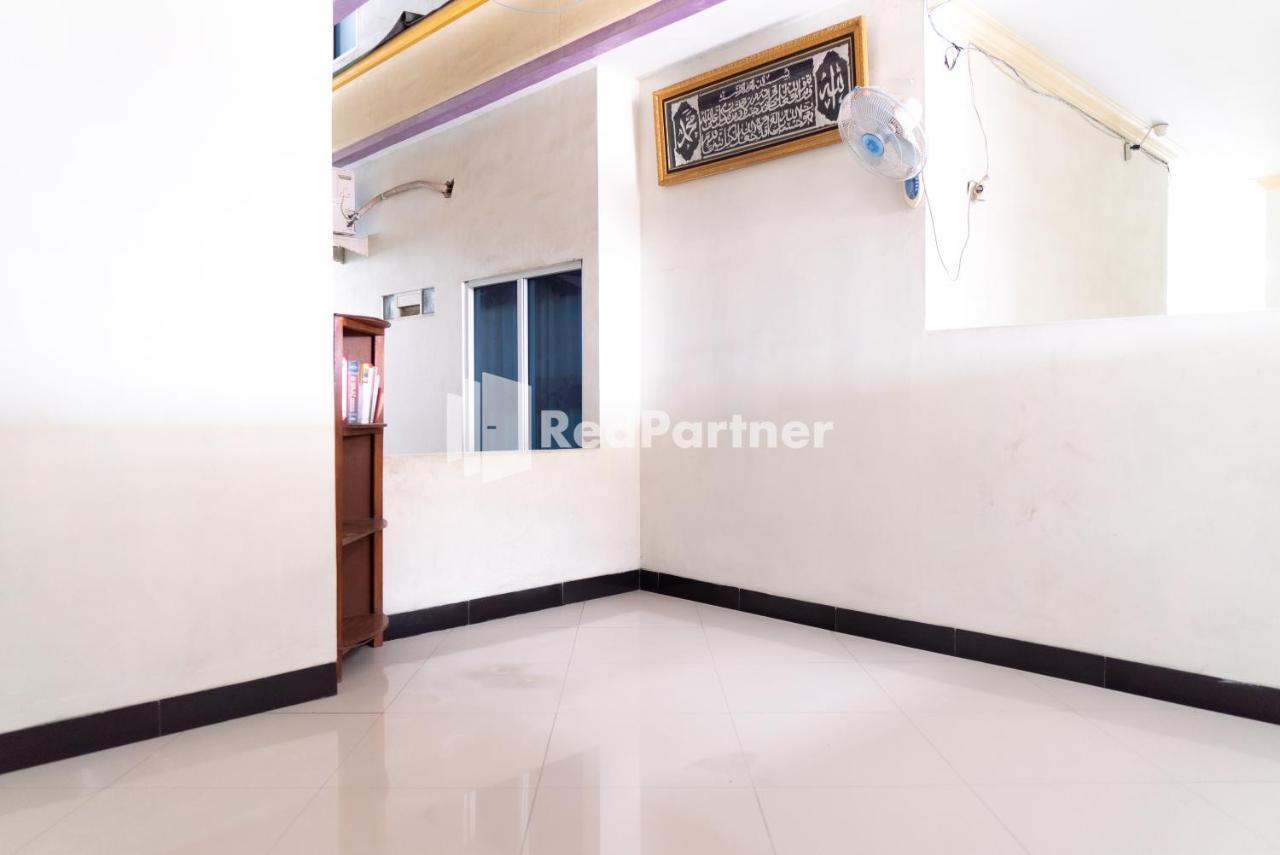 Wisma Aini Syariah Mitra Reddoorz Bandar Lampung Exterior foto